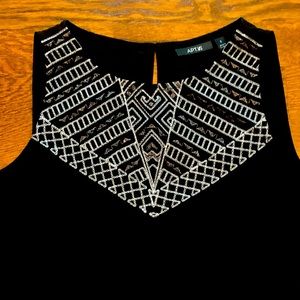 Apt. 9 Black Sleeveless Blouse / Tank with Embroidered Design at Neck - Small